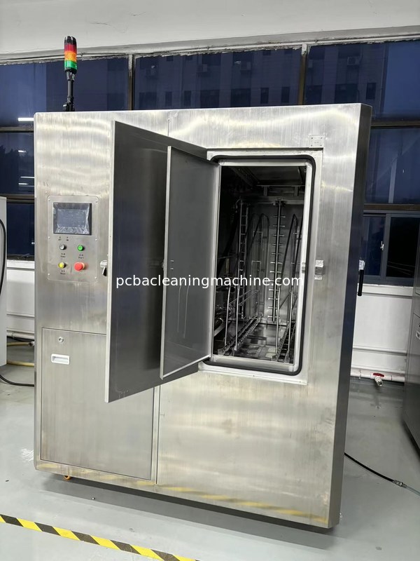 600 mm Largeur nette du convoyeur Assemblage de carte de circuit imprimé Machine de nettoyage pour le nettoyage