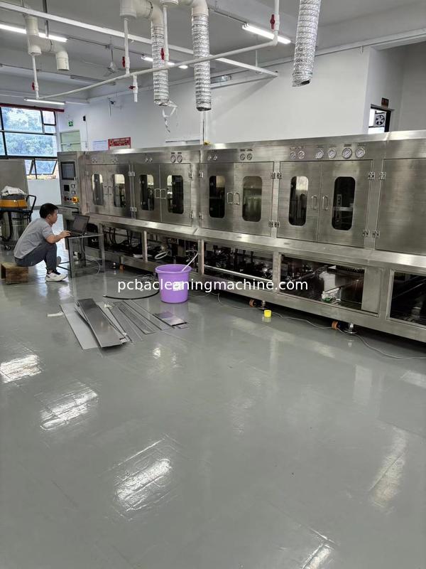 Ο τύπος batch PCBA πλένει με ψεκασμό deflux τη μηχανή με 3 πολλαπλές ψεκασμού 2 PCBA στρώματα γραφείων καλαθιών 1wash