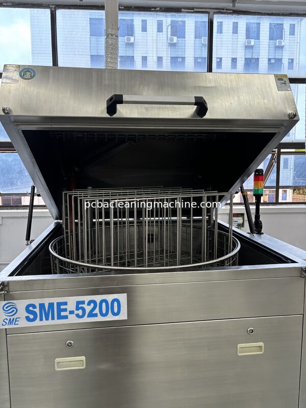 PLC Control Pallet Cleaning Machine With Touchscreen Interface Acid Base Chemical Cleaning Agent For Maintenance