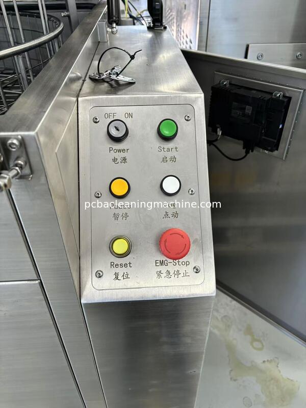 Machine de nettoyage de palettes structurelle SUS 304 résistant à la corrosion acide-alcaline, outil de gabarit DIP SMT ferme et stable
