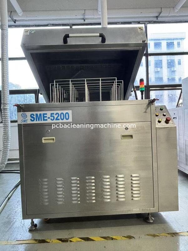 Machine de nettoyage de palettes structurelle SUS 304 résistant à la corrosion acide-alcaline, outil de gabarit DIP SMT ferme et stable