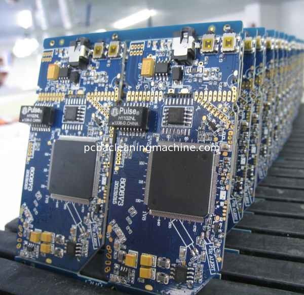 Ο τύπος batch PCBA πλένει με ψεκασμό deflux τη μηχανή με 3 πολλαπλές ψεκασμού 2 PCBA στρώματα γραφείων καλαθιών 1wash