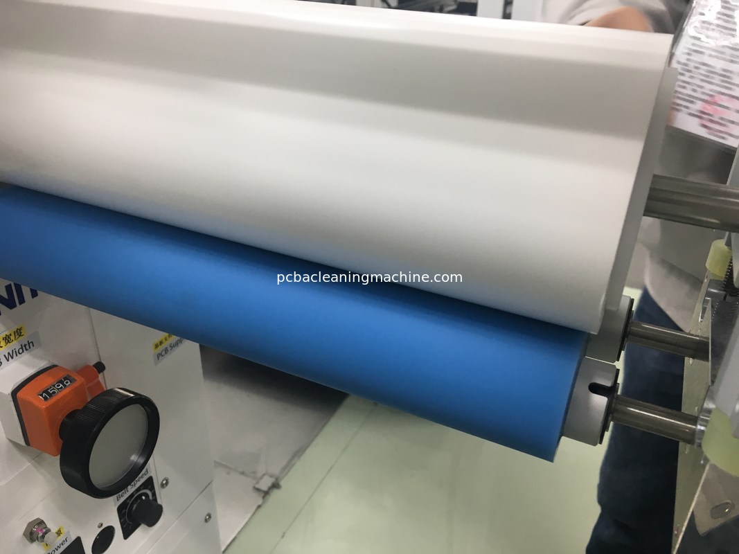 Color blanco de limpieza adhesivo de Smt de la anchura de la máquina 300m m del PWB del ESD